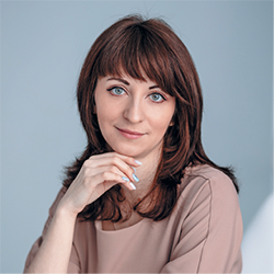 Анна Кирсанова